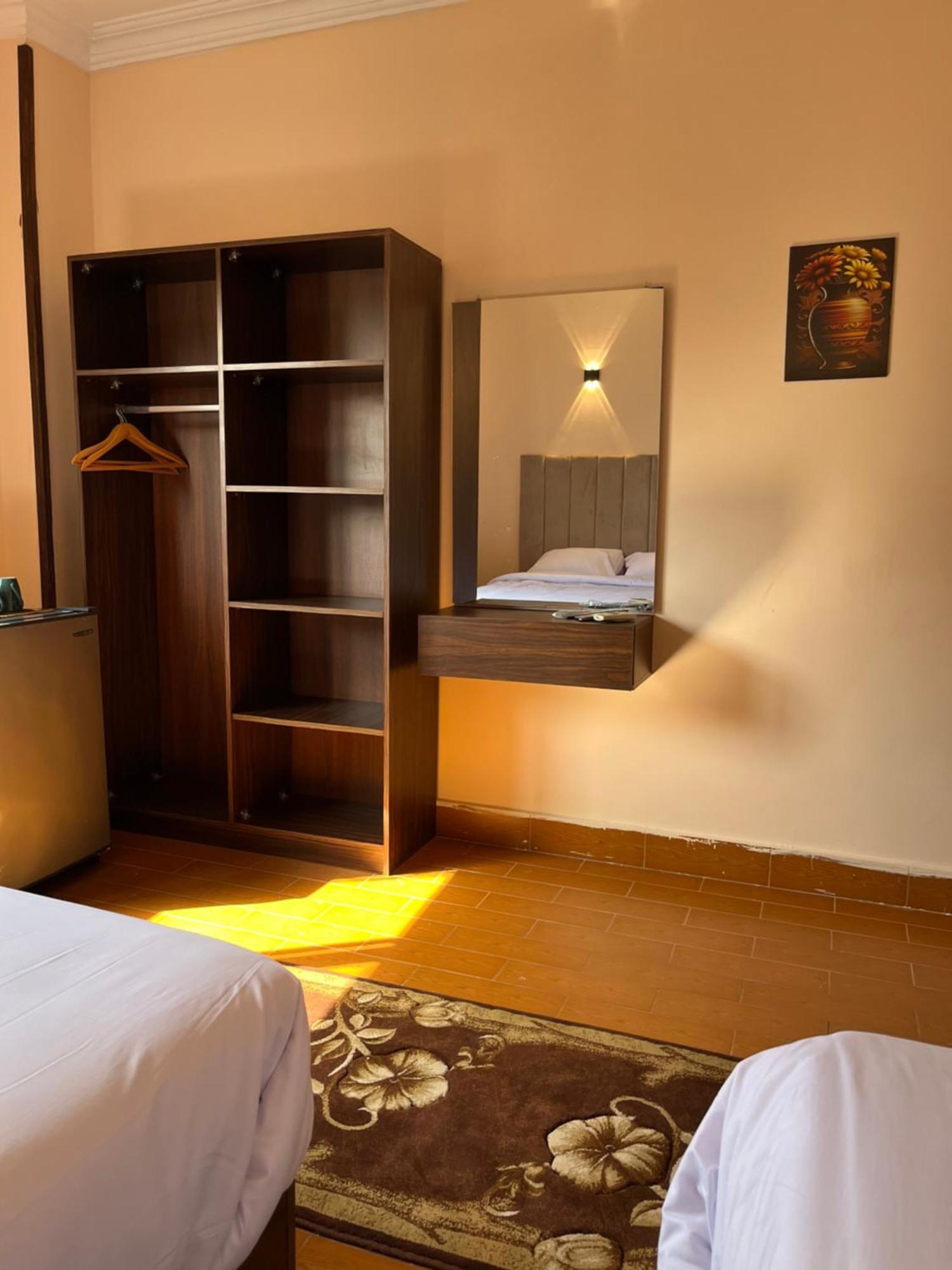 Badr Pyramids Inn Nazlet el-Sîsi Екстериор снимка